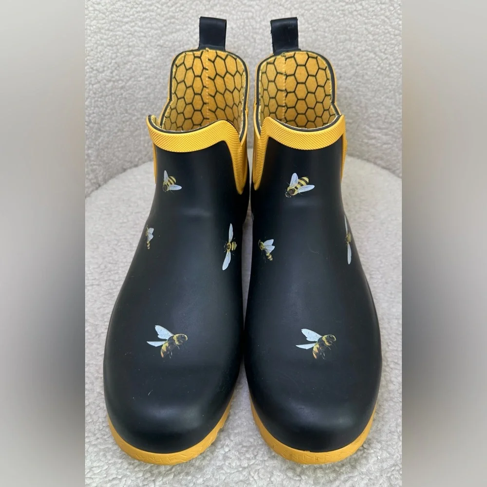 Galleria‎ Enterprises Chelsea rain snow boots booties navy blue yellow bee 🐝 11